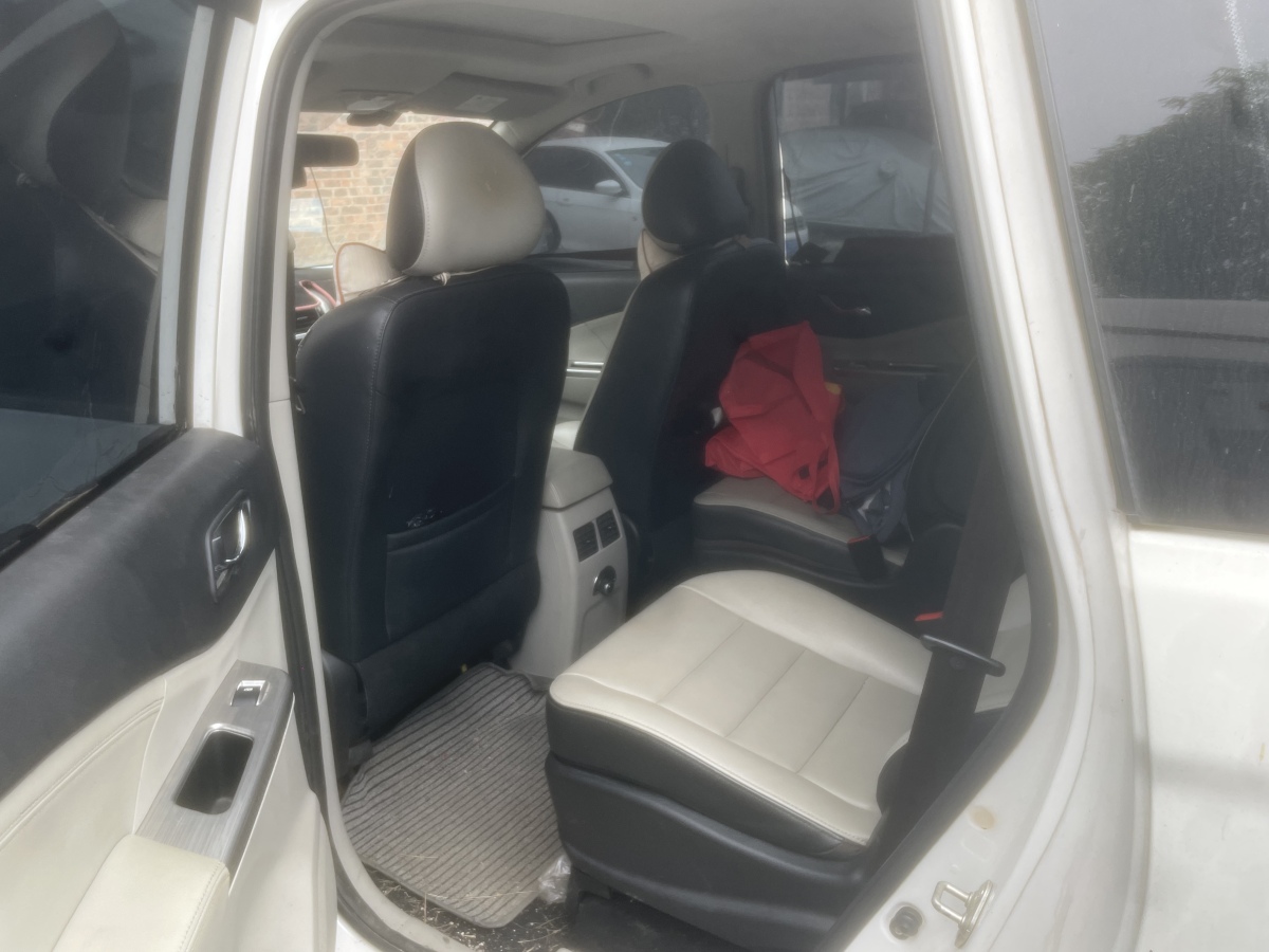 Forthing S500 2016 #8 Forthing S500 2016 car image #8