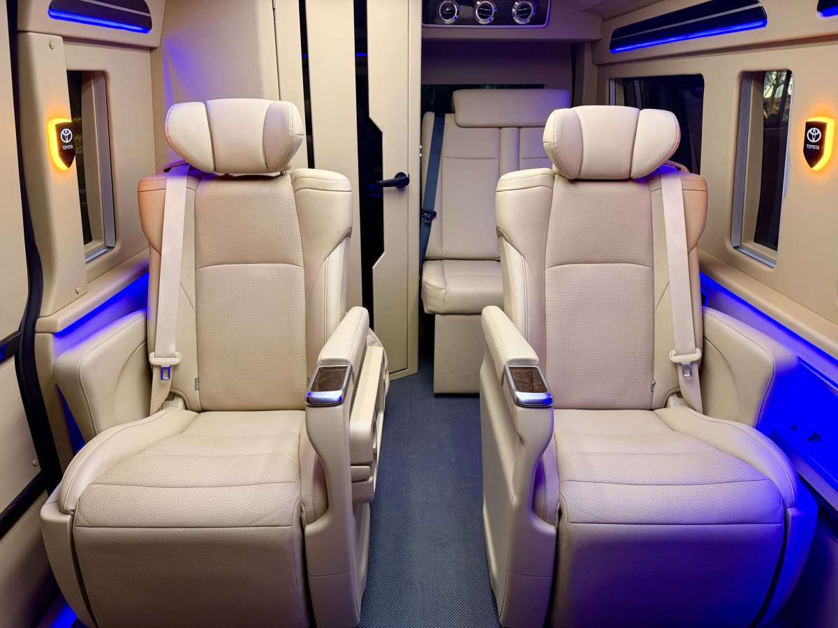 Toyota Hiace 2024 immagine di auto #8