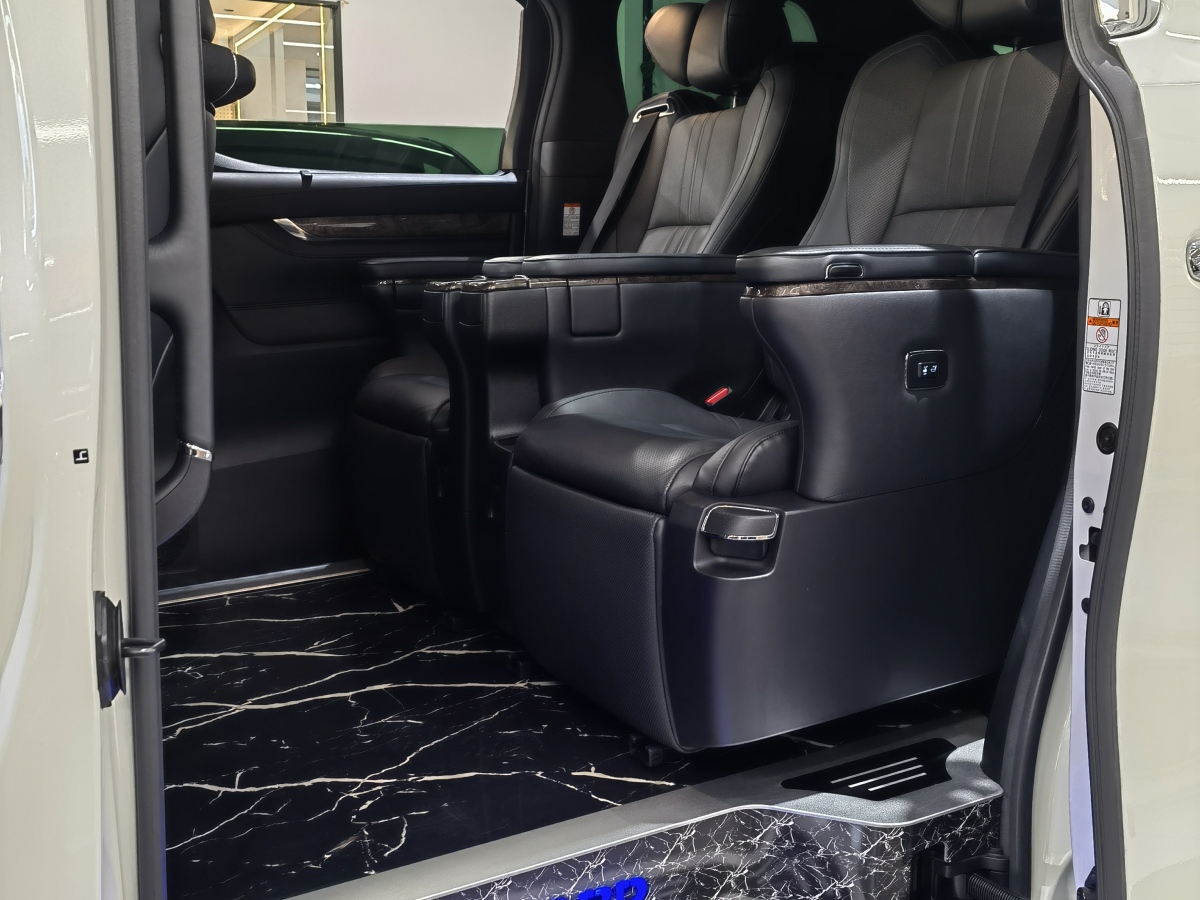 Toyota Alphard 2021 car image #8