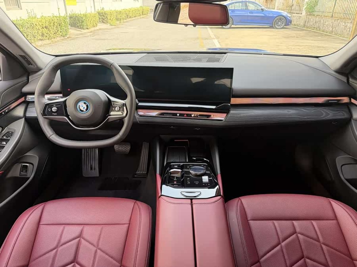 BMW i5 2024 #8 BMW i5 2024 car image #8