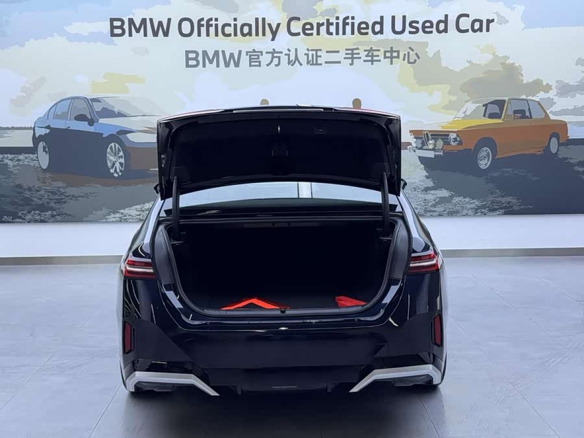 BMW i5 2024 car image #8