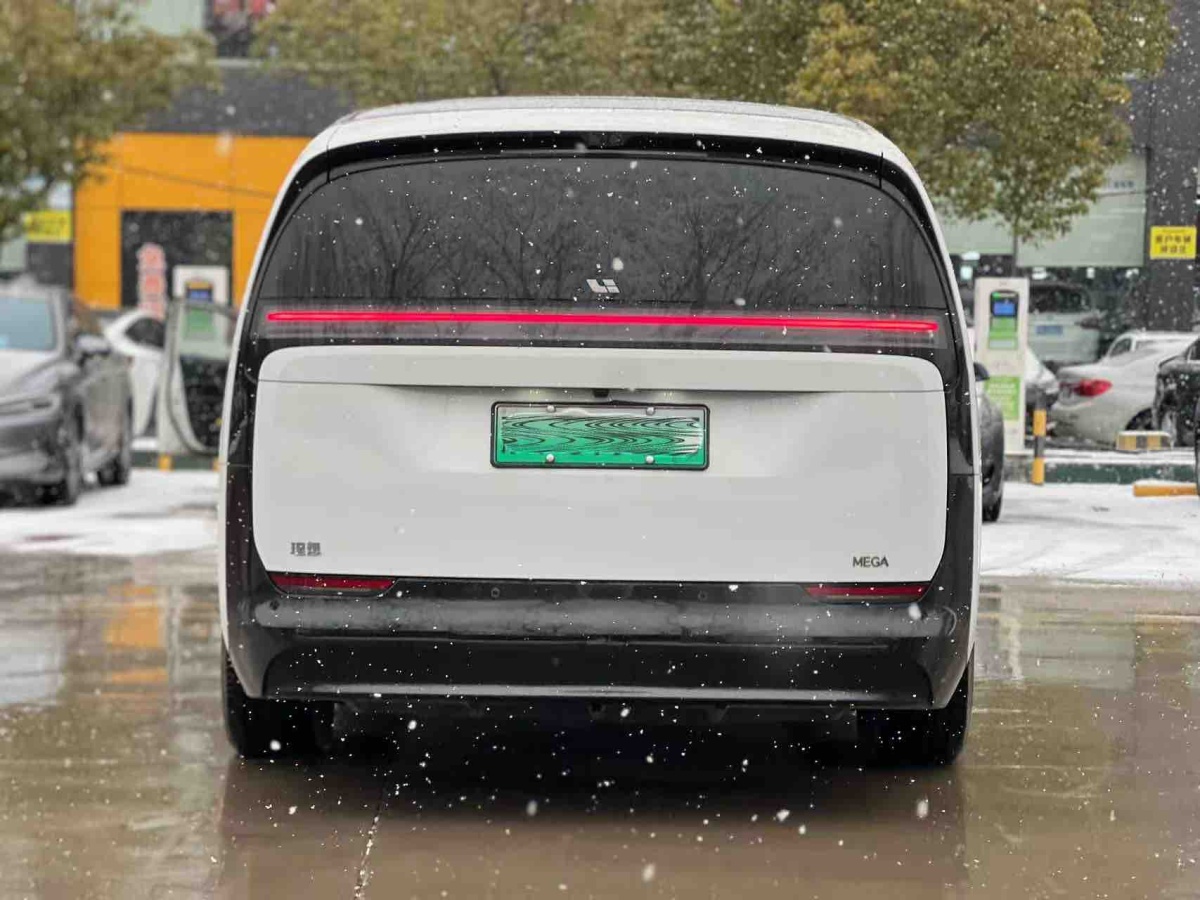 理想汽车 理想MEGA 2024 汽车图片 #8