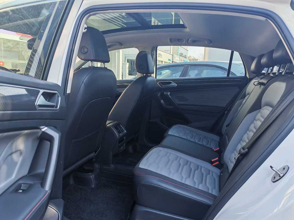 Volkswagen Tiguan X 2022 #8 Volkswagen Tiguan X 2022 صورة سيارة #8