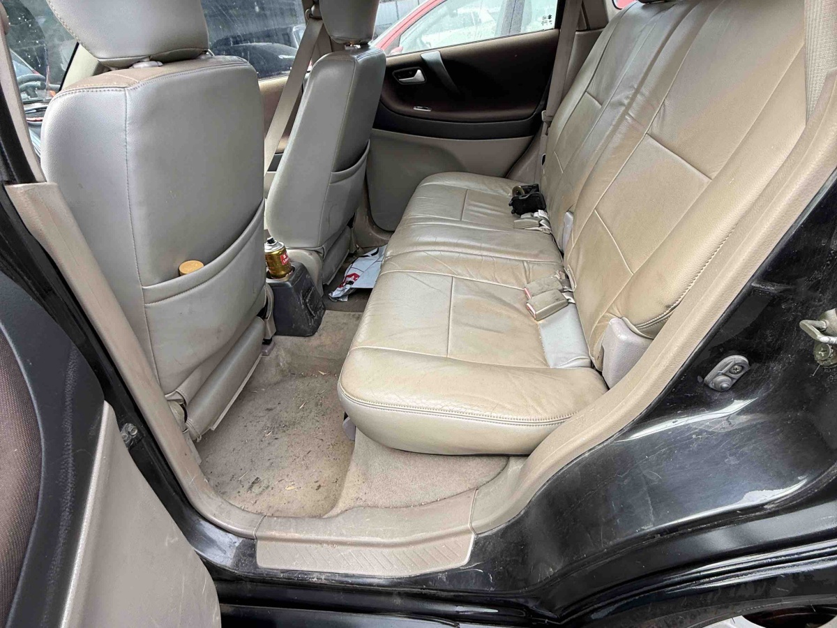 Suzuki Liana 2011 image de voiture #8