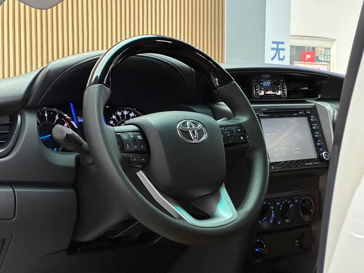 Toyota 2019 car image #8
