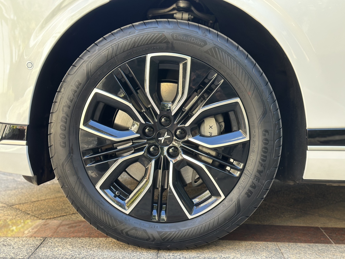 Xpeng G9 2025 imagem de carro #8