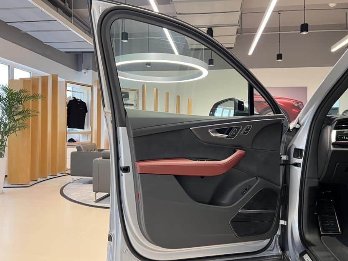 Audi SQ7 2024 #8 Audi SQ7 2024 car image #8