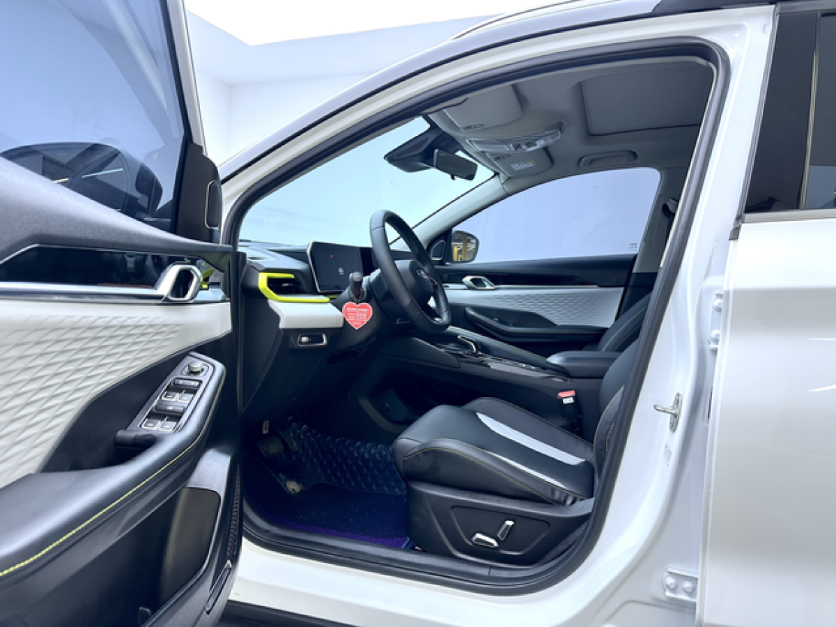 GEELY Coolray 2024 car image #8