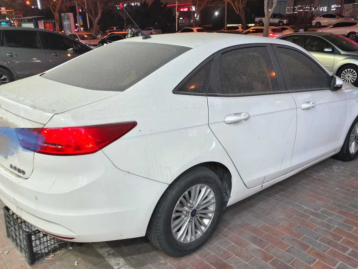 Ford Escort 2015 car image #8