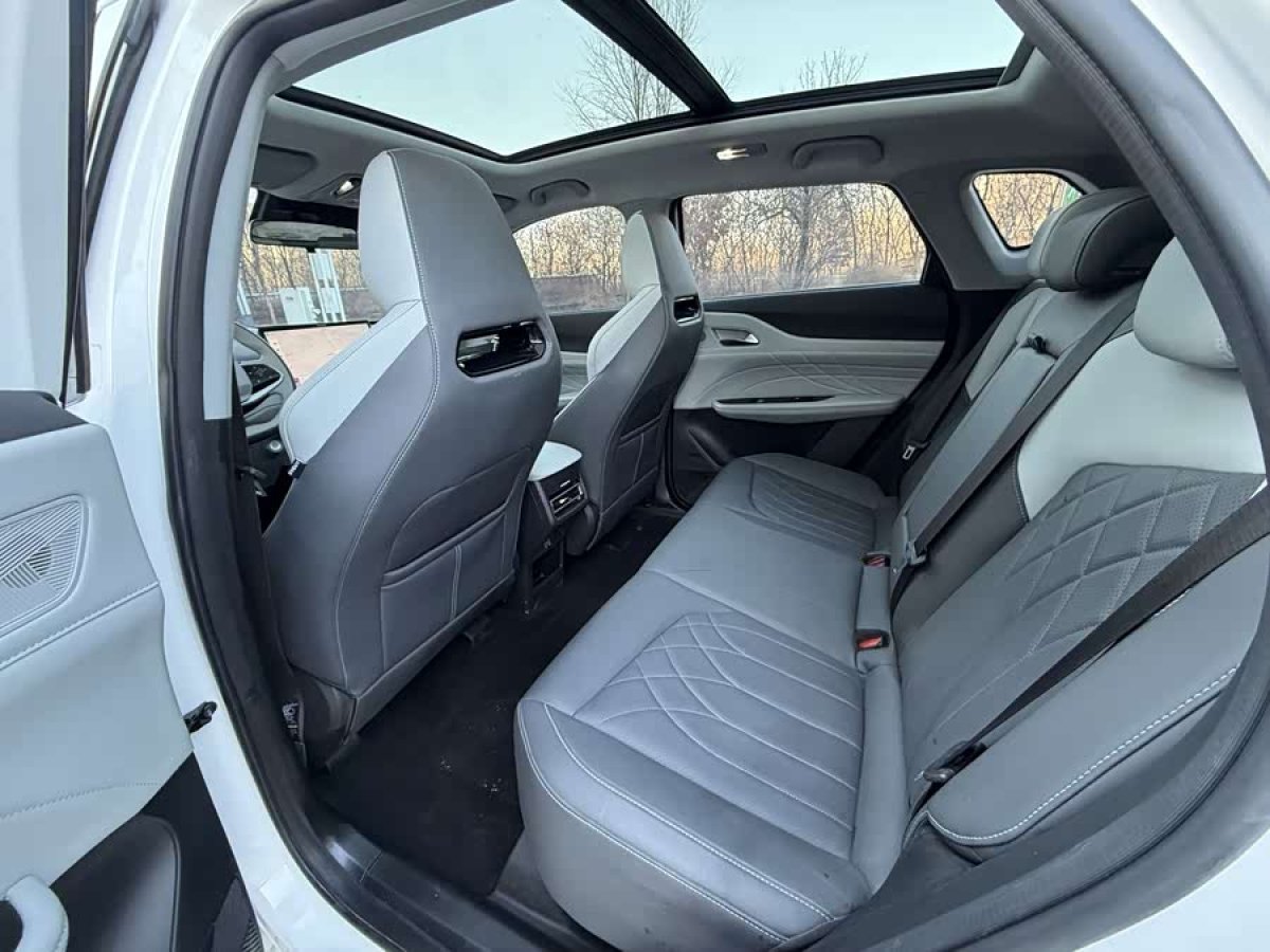 Changan UNI-Z PHEV 2025 #8 Changan UNI-Z PHEV 2025 car image #8