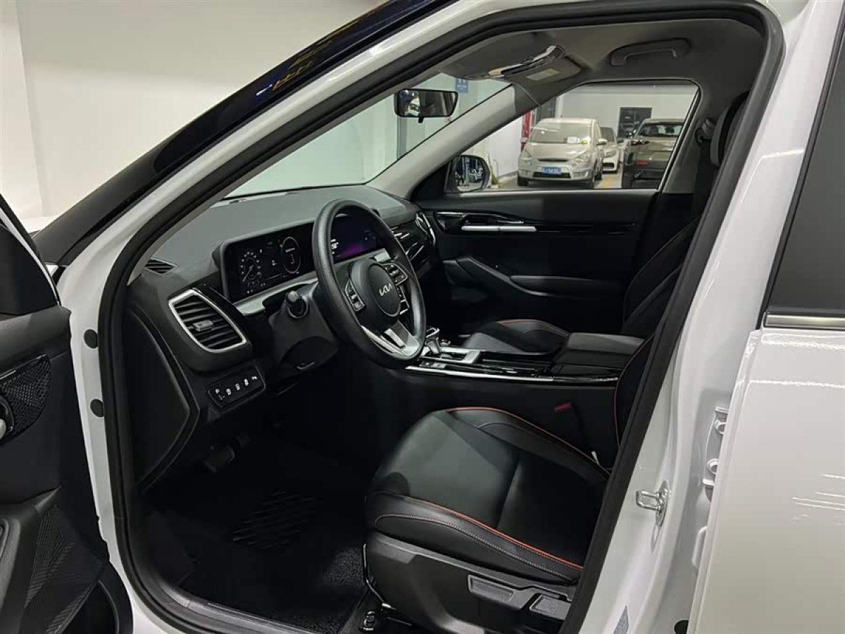 Kia Seltos 2025 car image #8