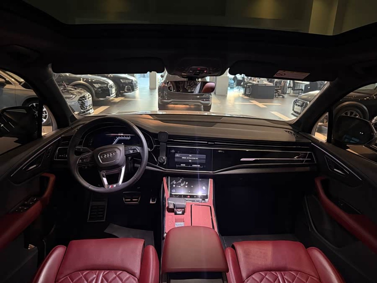 Audi SQ7 2025 car image #8