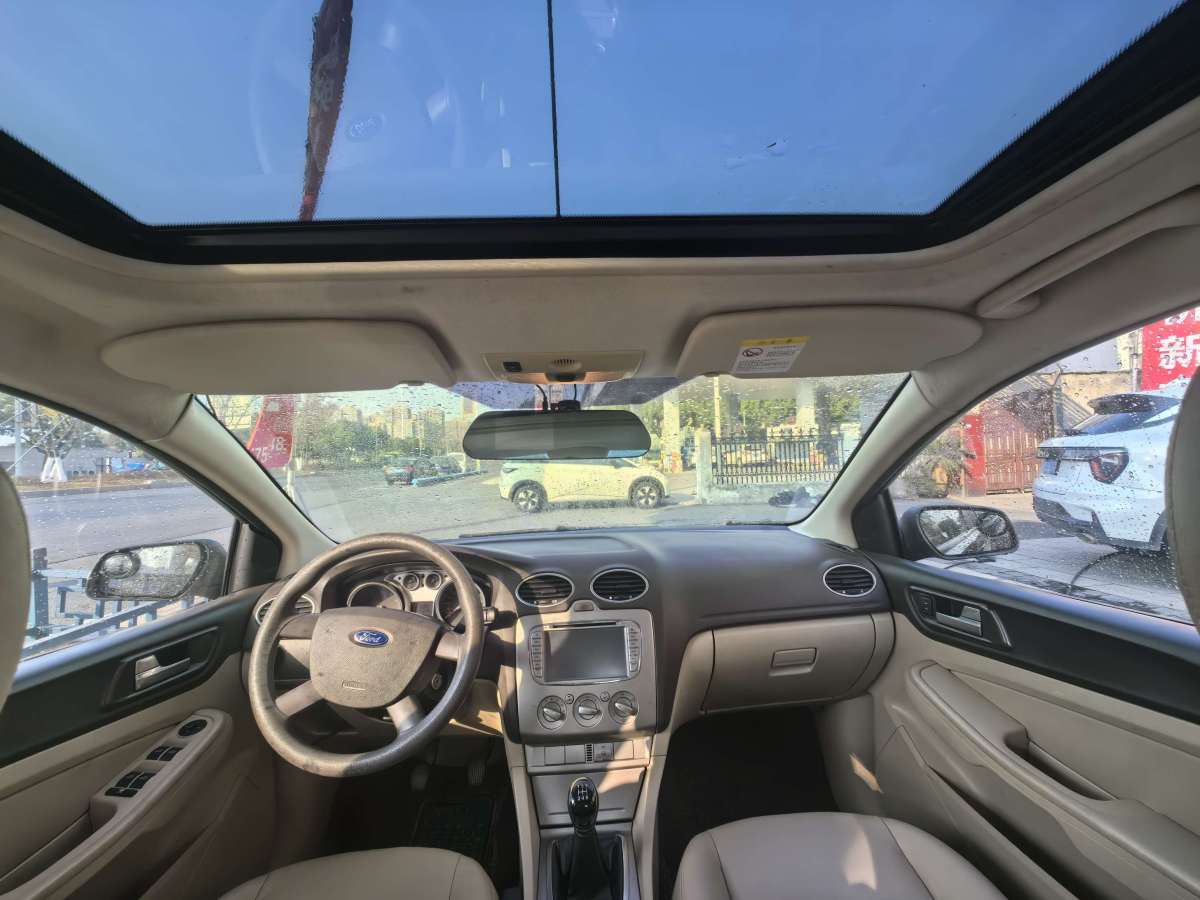 Ford Focus 2013 car image #8