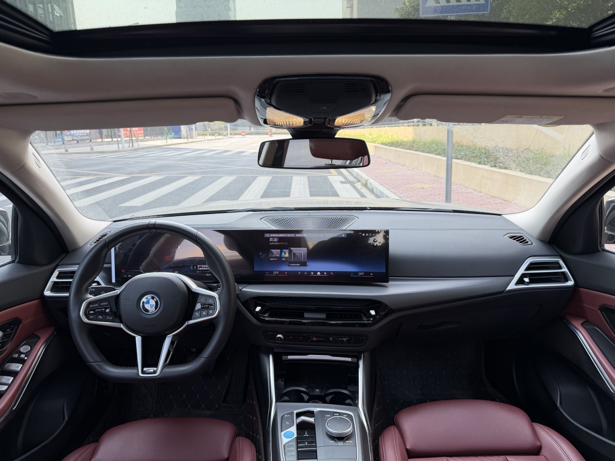 BMW i3 2024 car image #8