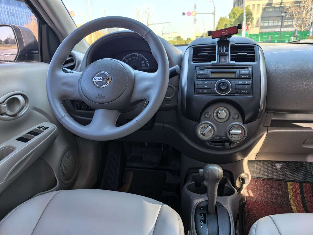 Nissan Sunny 2012 car image #8