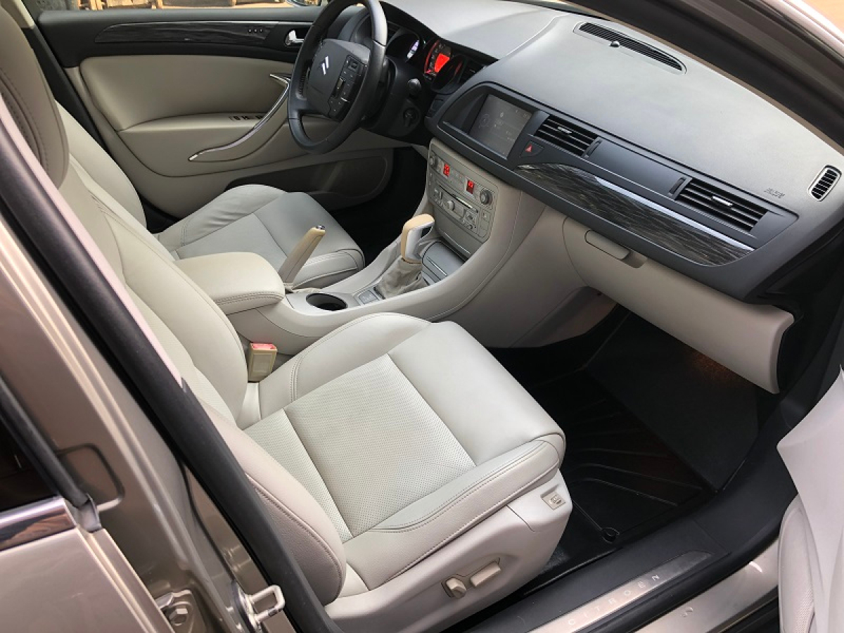 Citroen C5 2010 car image #8