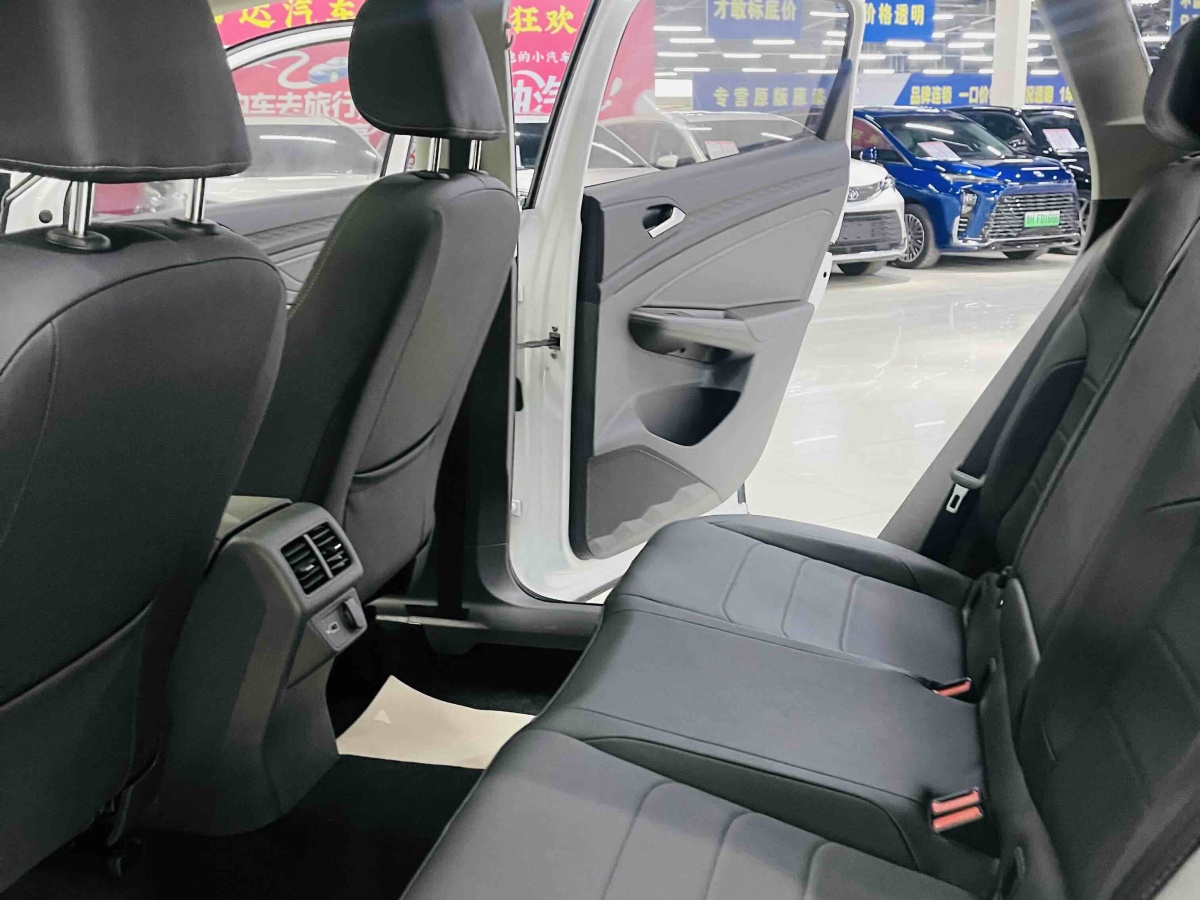 Jetta VS7 2020 car image #8