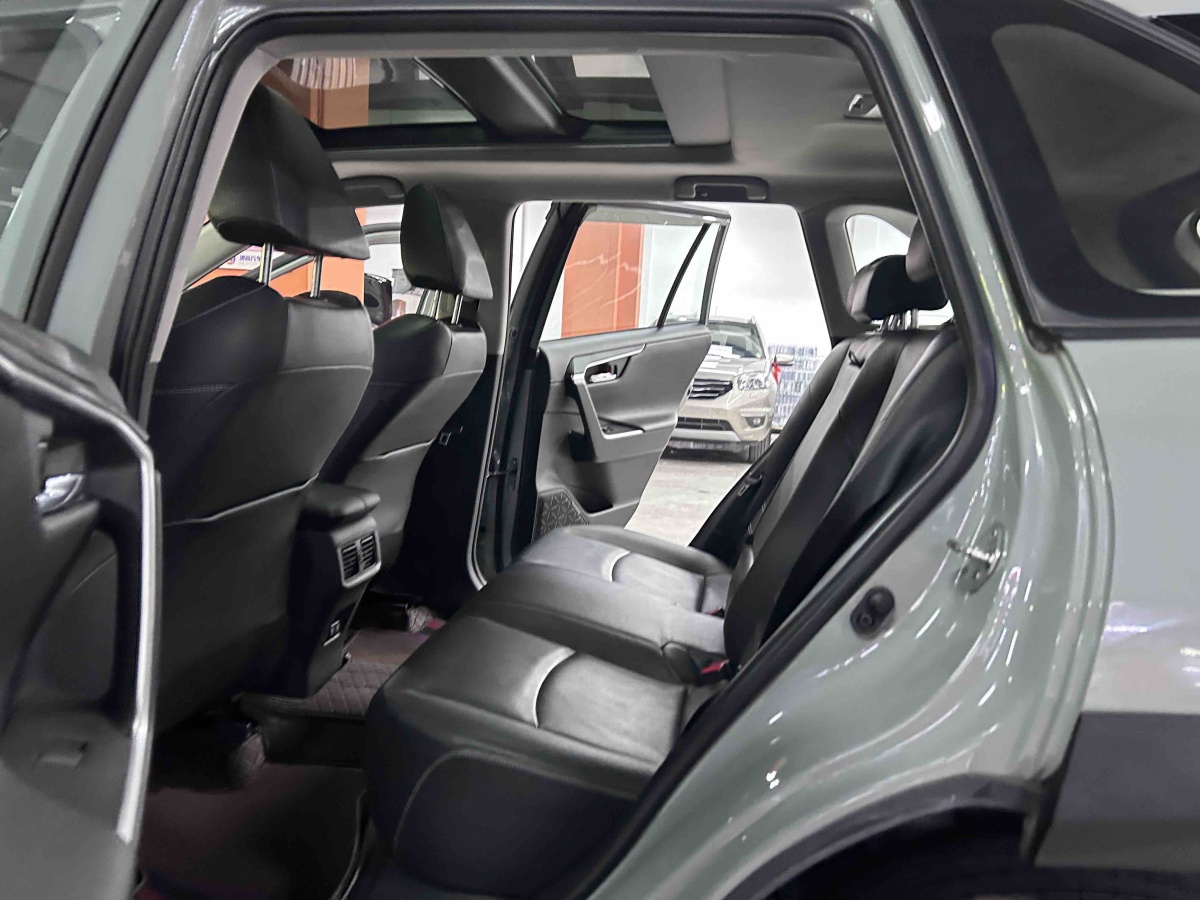 Toyota RAV4 2019 #8 Toyota RAV4 2019 car image #8