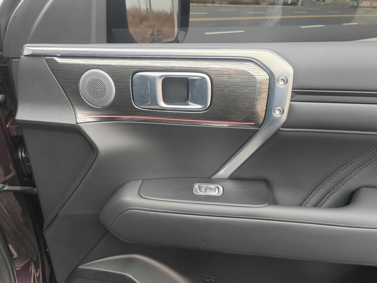 Tank 400 New Energy 2025 car image #8