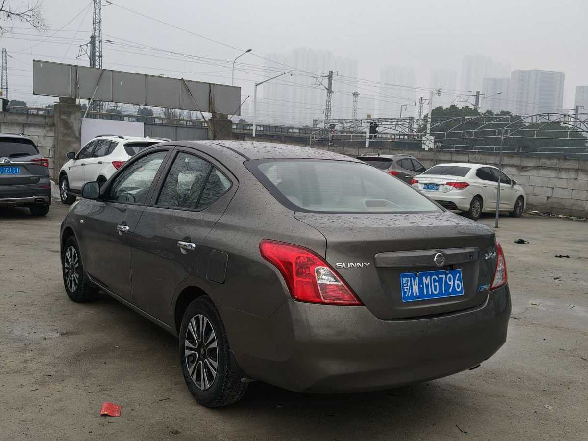 Nissan Sunny 2013 immagine di auto #8