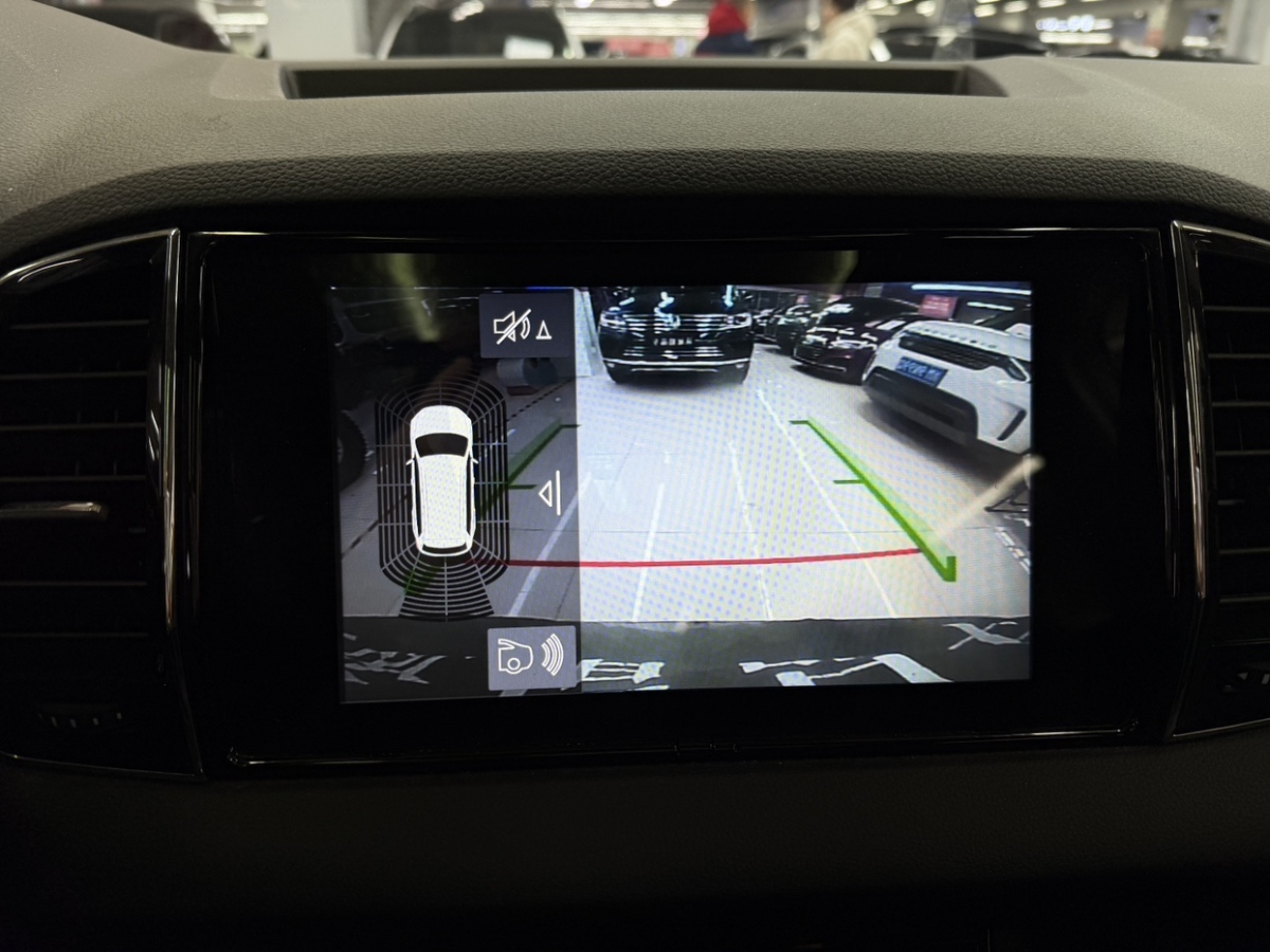 Skoda Karoq 2019 изображение автомобиля #8