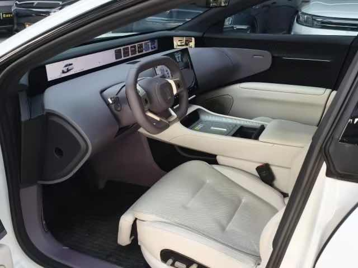 Avatr 12 2025 car image #8