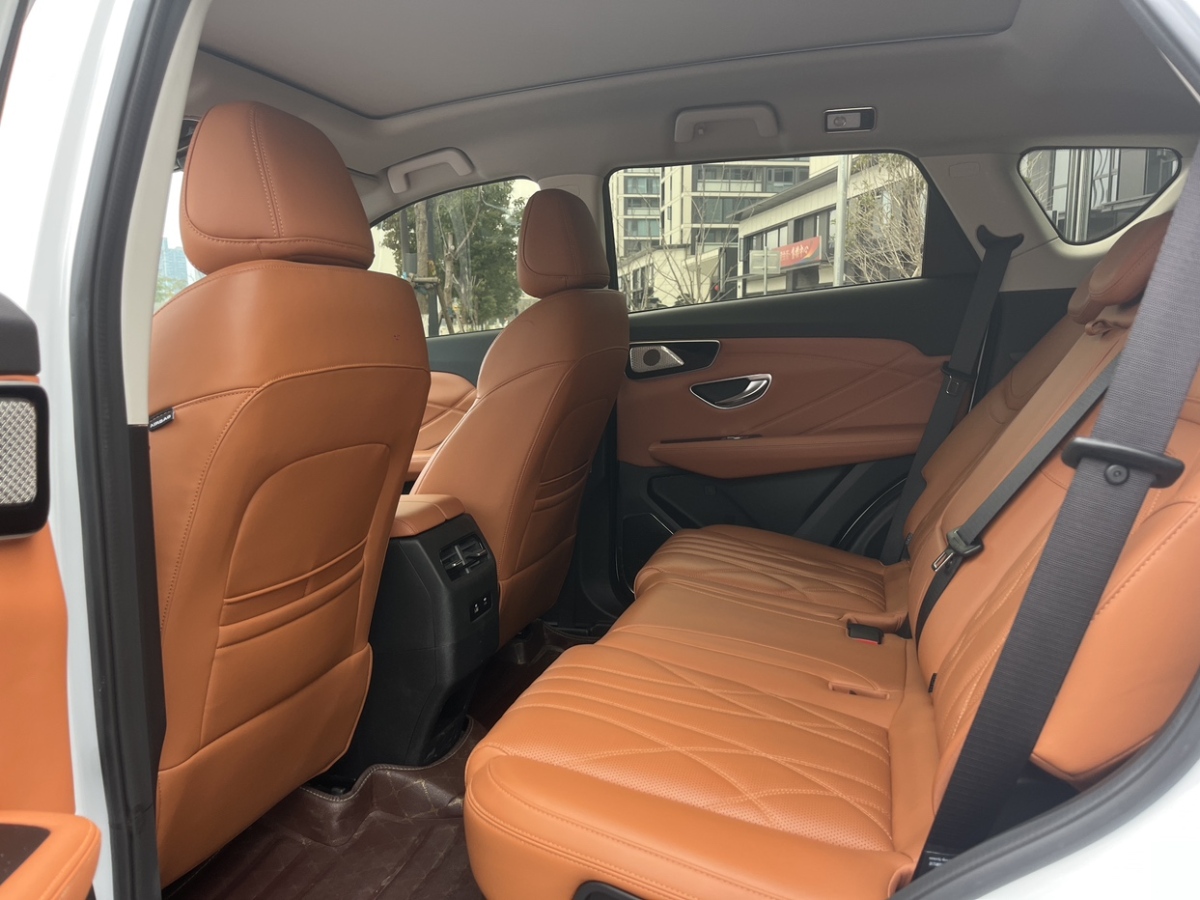 Jetour X70 PLUS 2024 car image #8