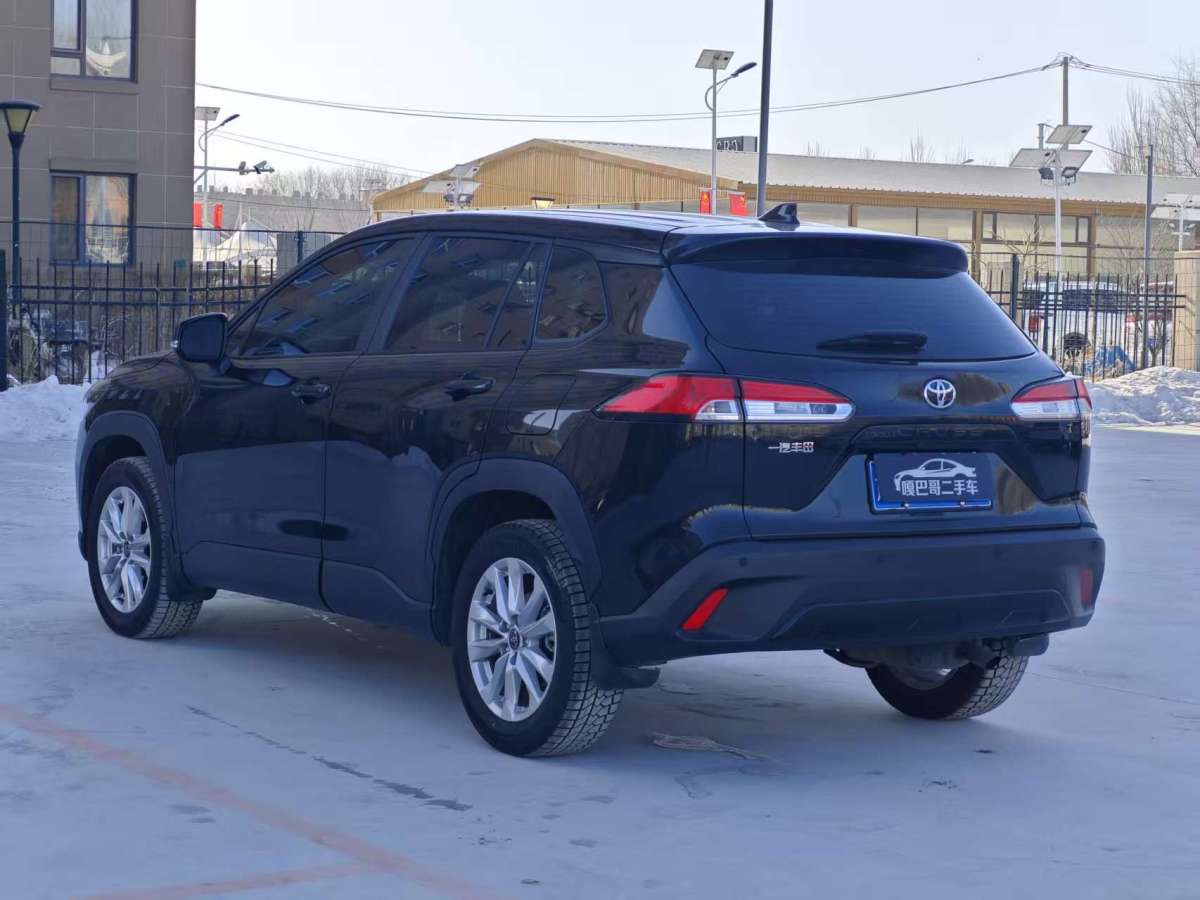 Toyota Corolla Cross 2024 immagine di auto #8