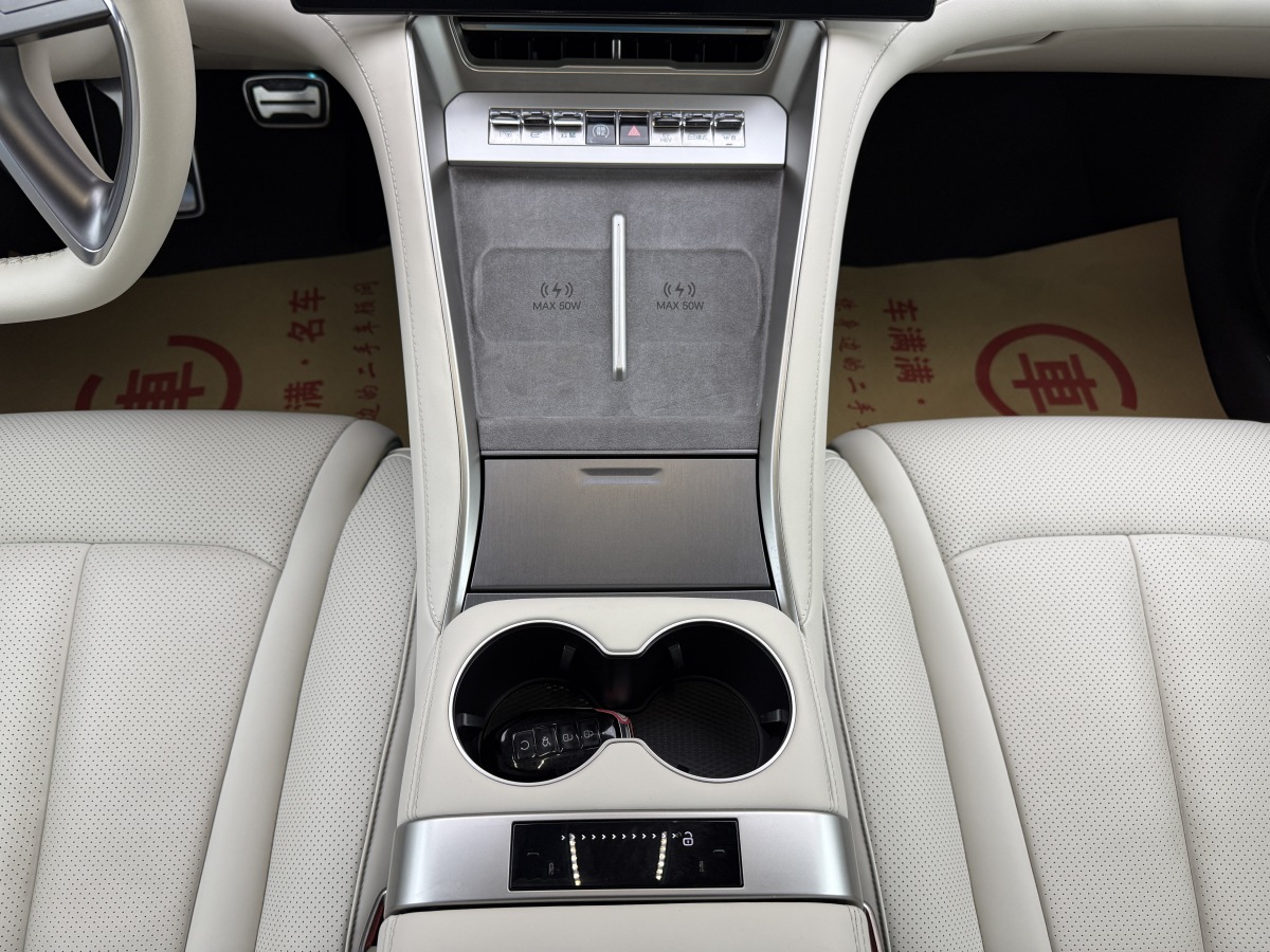 Denza Z9 2024 car image #8