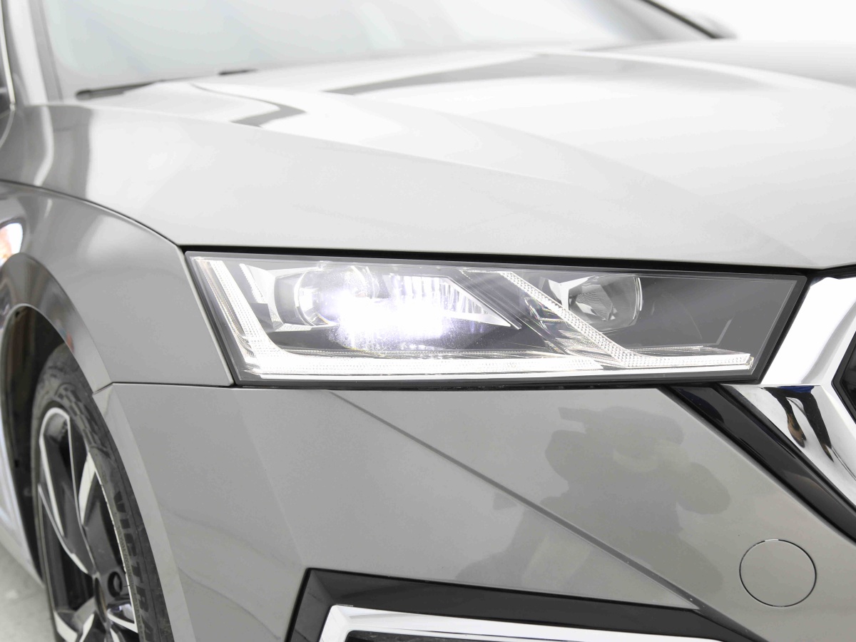 Skoda Octavia 2023 #8 Skoda Octavia 2023 car image #8