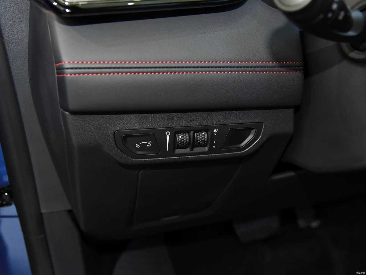 Lynk & Co 06 2021 car image #8