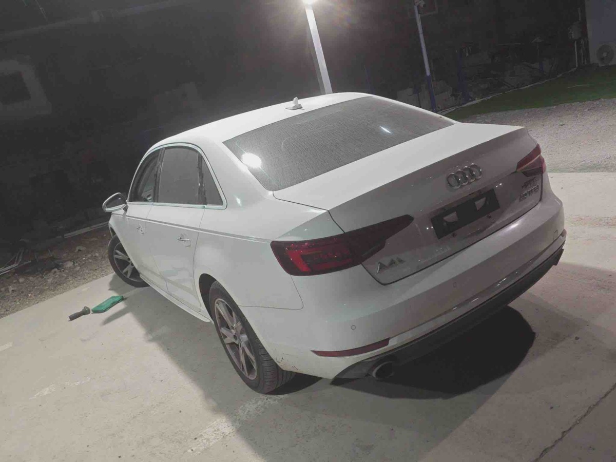 Audi A4L 2018 car image #8