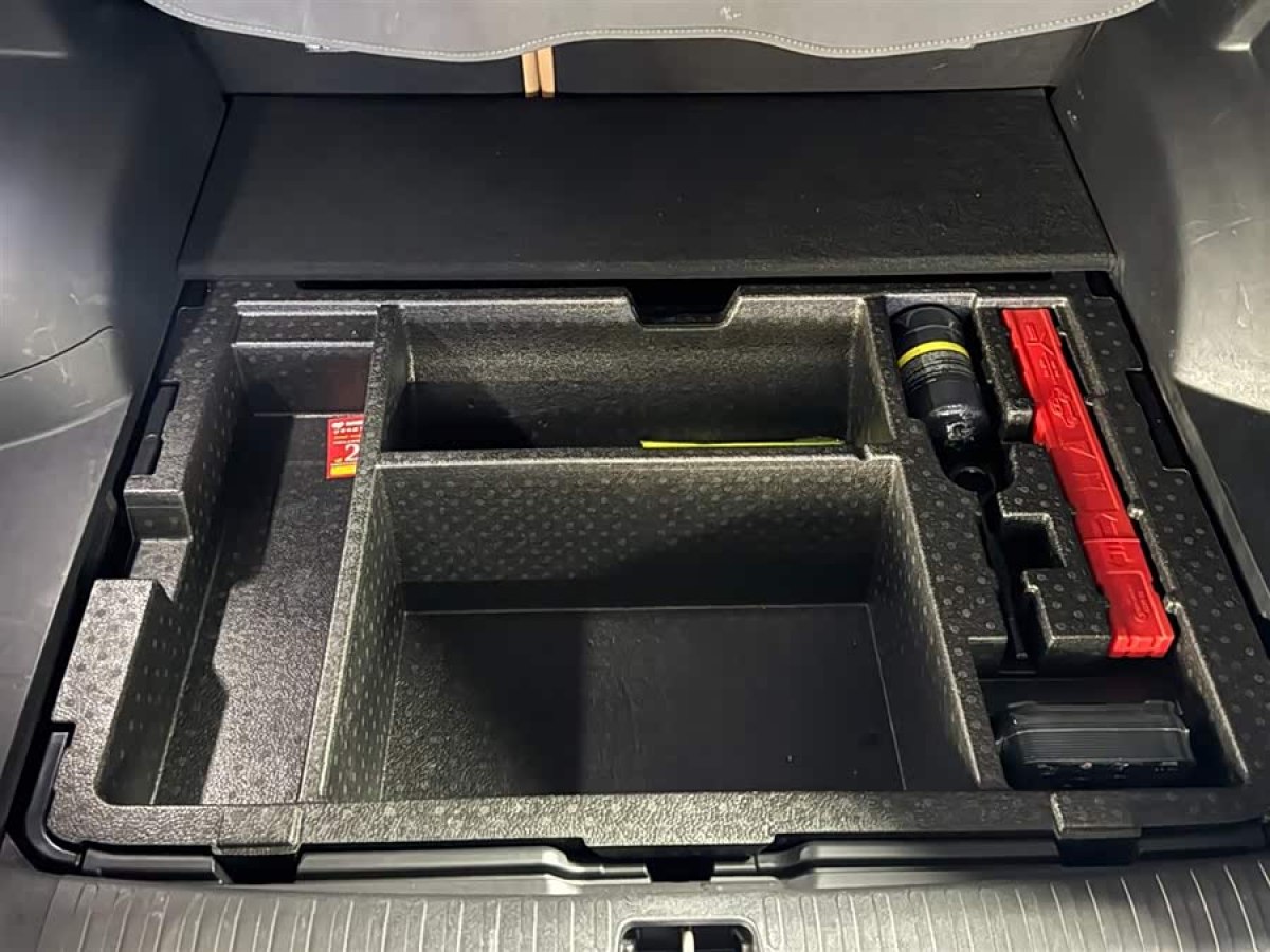 GEELY Monjaro EREV 2023 #8 GEELY Monjaro EREV 2023 car image #8