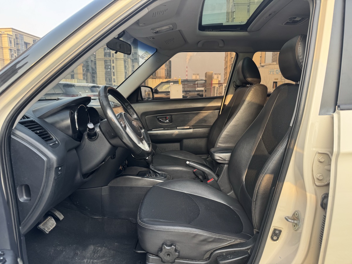 起亚 秀尔 2010 汽车图片 #8