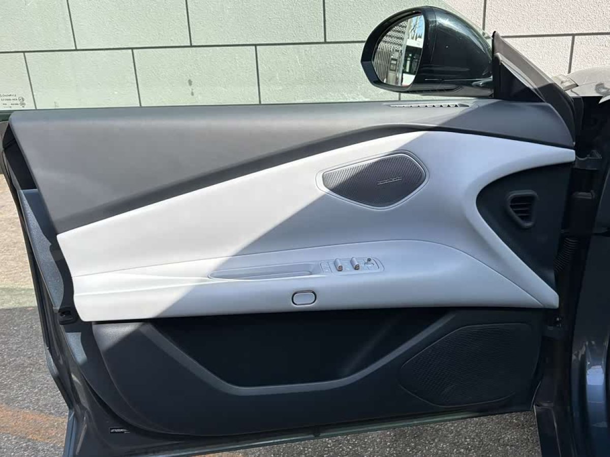 Lynk & Co Z10 2024 car image #8
