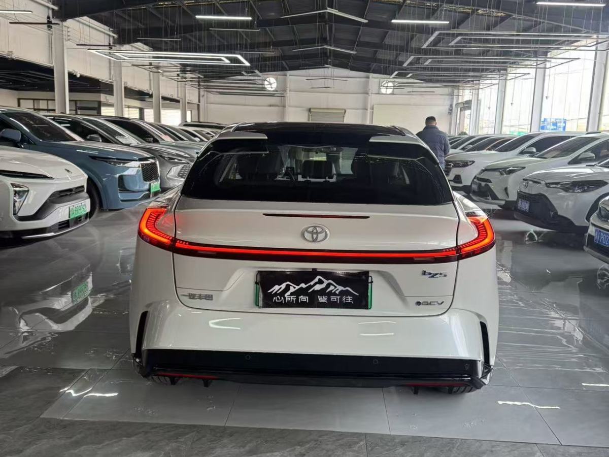 Toyota bZ5 2025 #8 Toyota bZ5 2025 car image #8