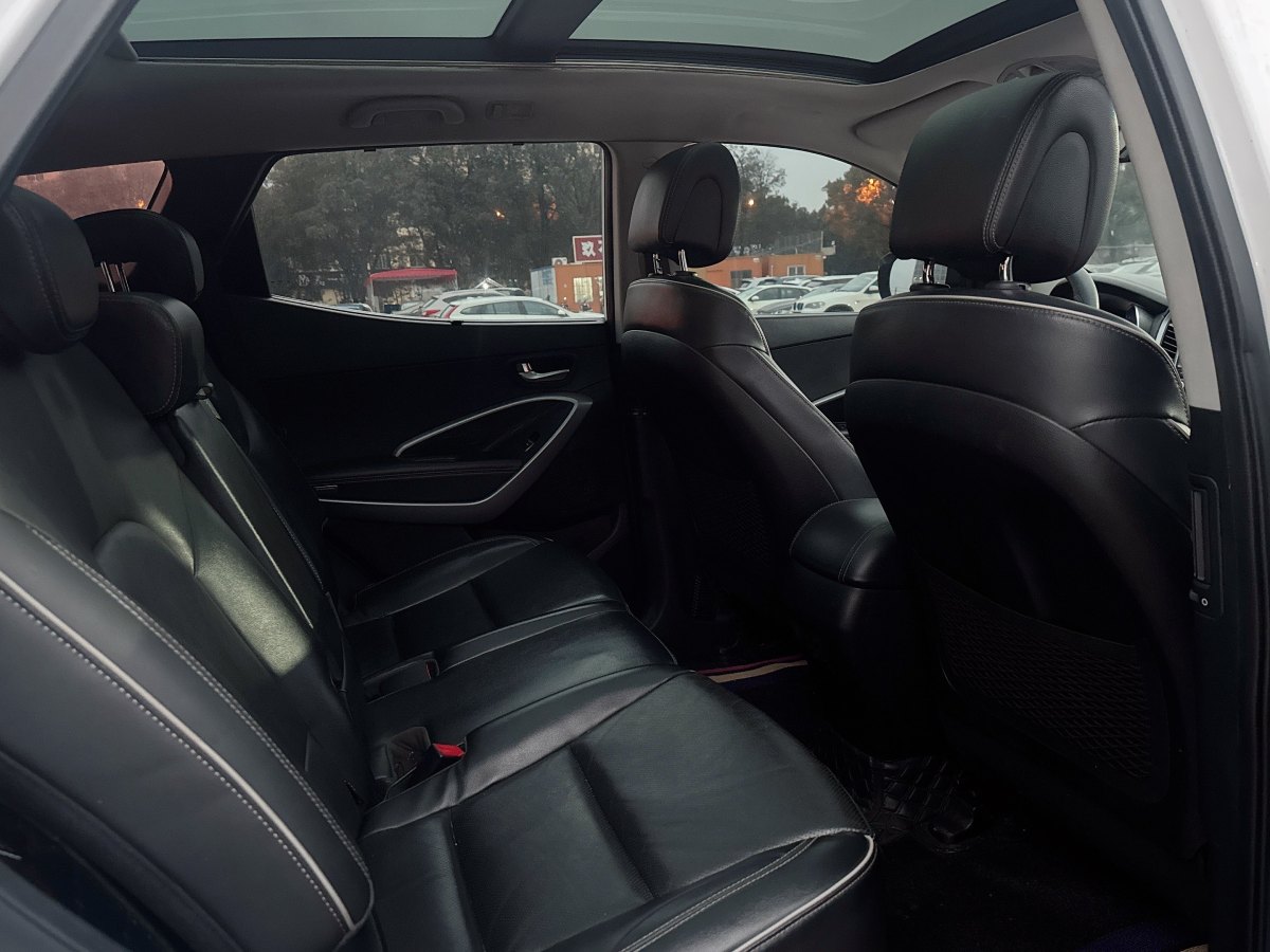 Hyundai Santa Fe 2017 #8 Hyundai Santa Fe 2017 car image #8