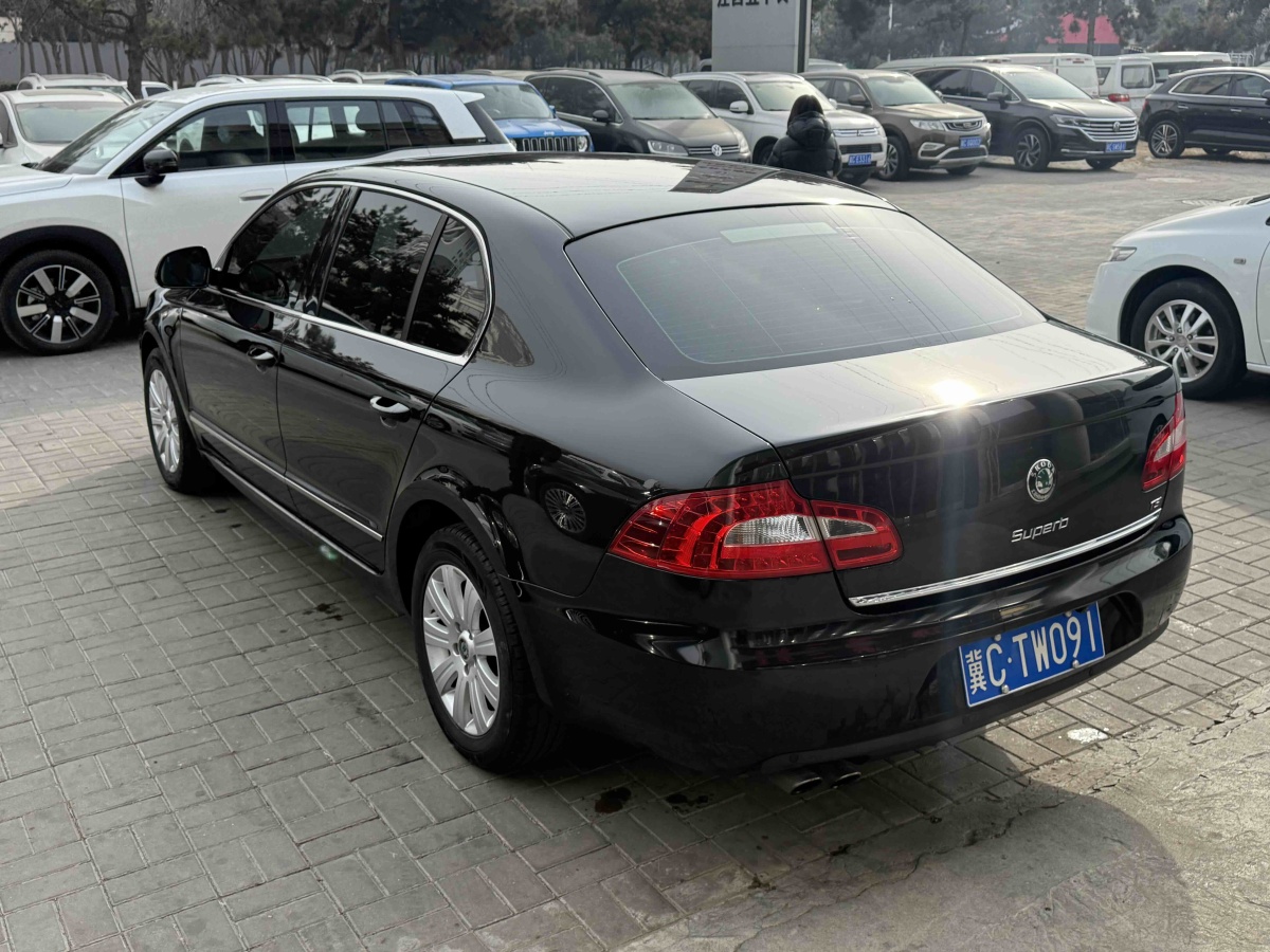 Skoda Superb 2012 immagine di auto #8
