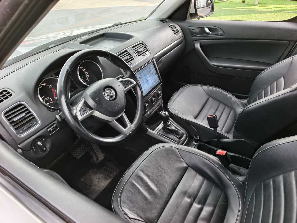 Skoda Yeti 2017 car image #8