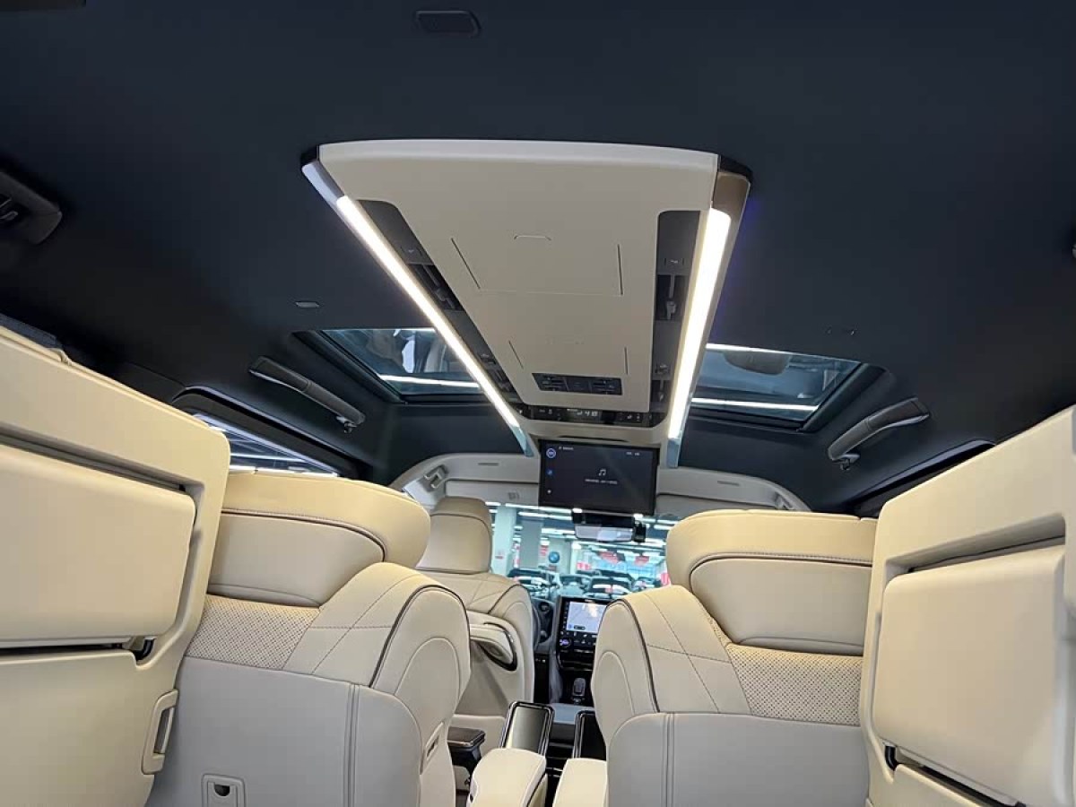 Toyota Vellfire 2023 immagine di auto #8