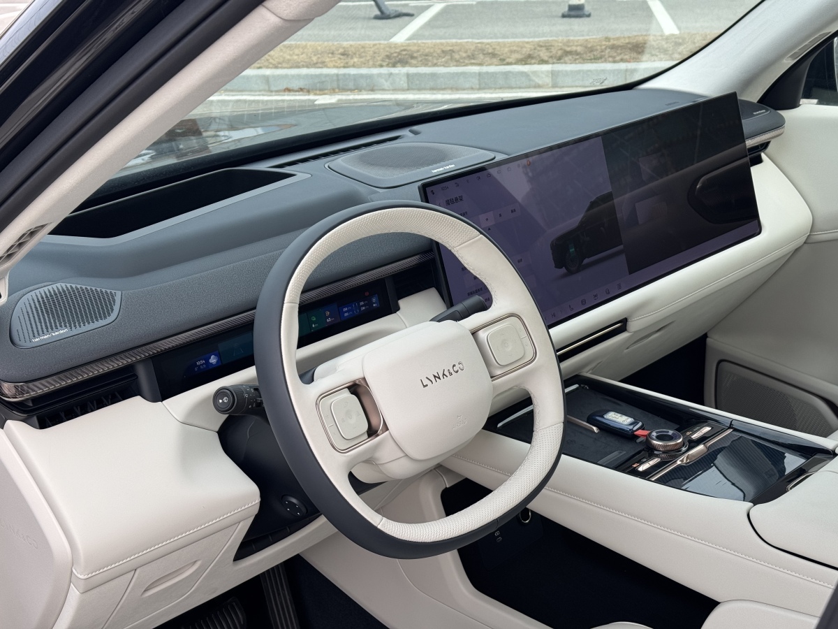 Lynk & Co 900 2025 #8 Lynk & Co 900 2025 car image #8