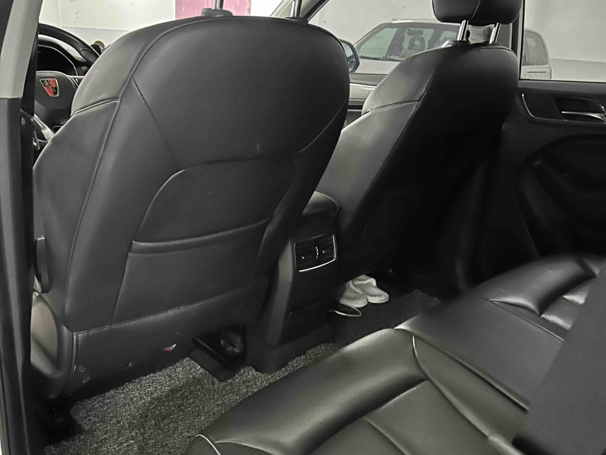 MG GS 2017 car image #8