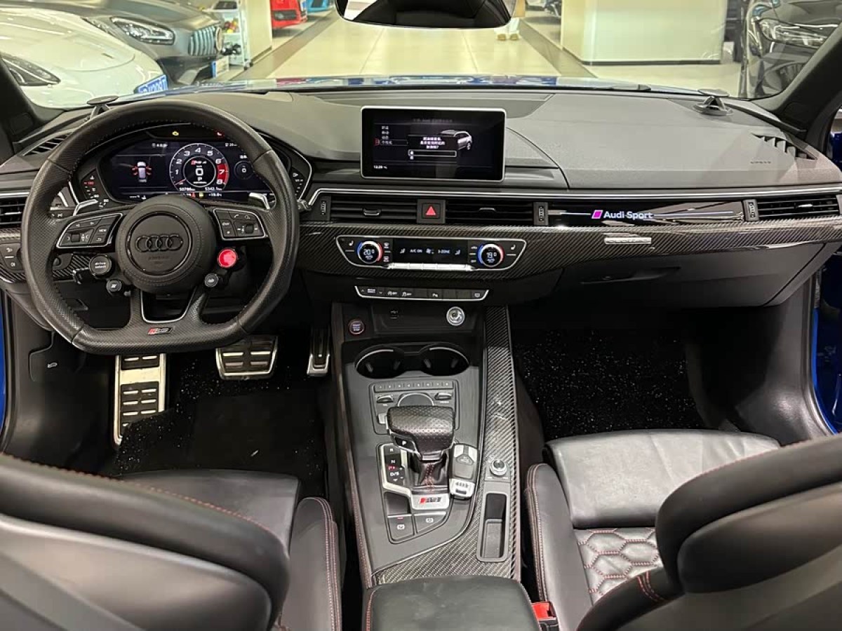 Audi RS 4 2019 car image #8