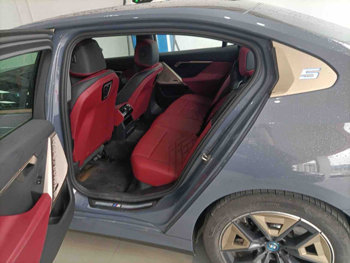 BMW i5 2024 car image #8