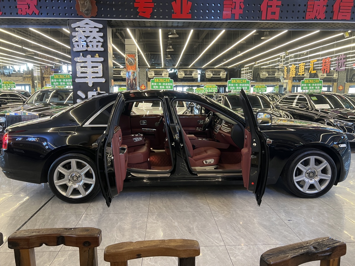 劳斯莱斯 古思特 2011 汽车图片 #8