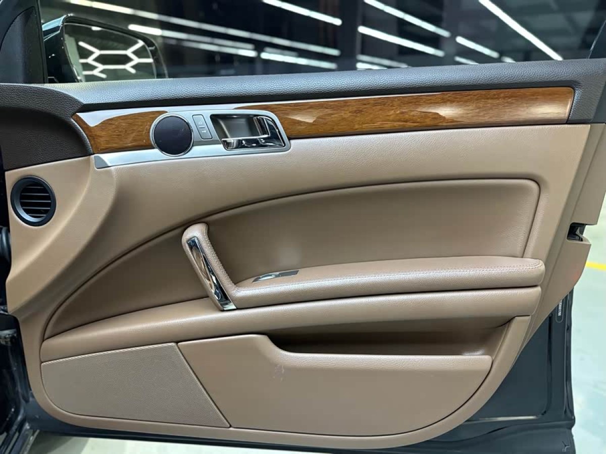 Volkswagen Pheaton 2013 immagine di auto #8