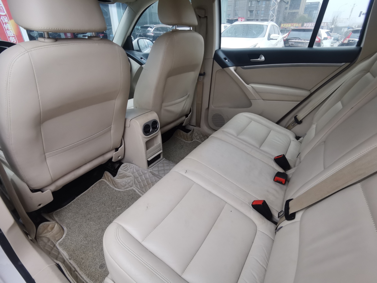 Volkswagen Tiguan 2015 car image #8