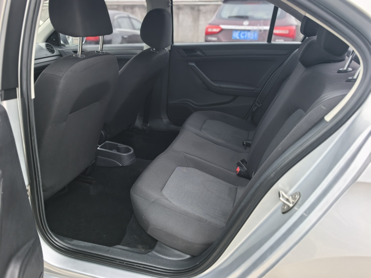 Volkswagen Jetta 2015 immagine di auto #8