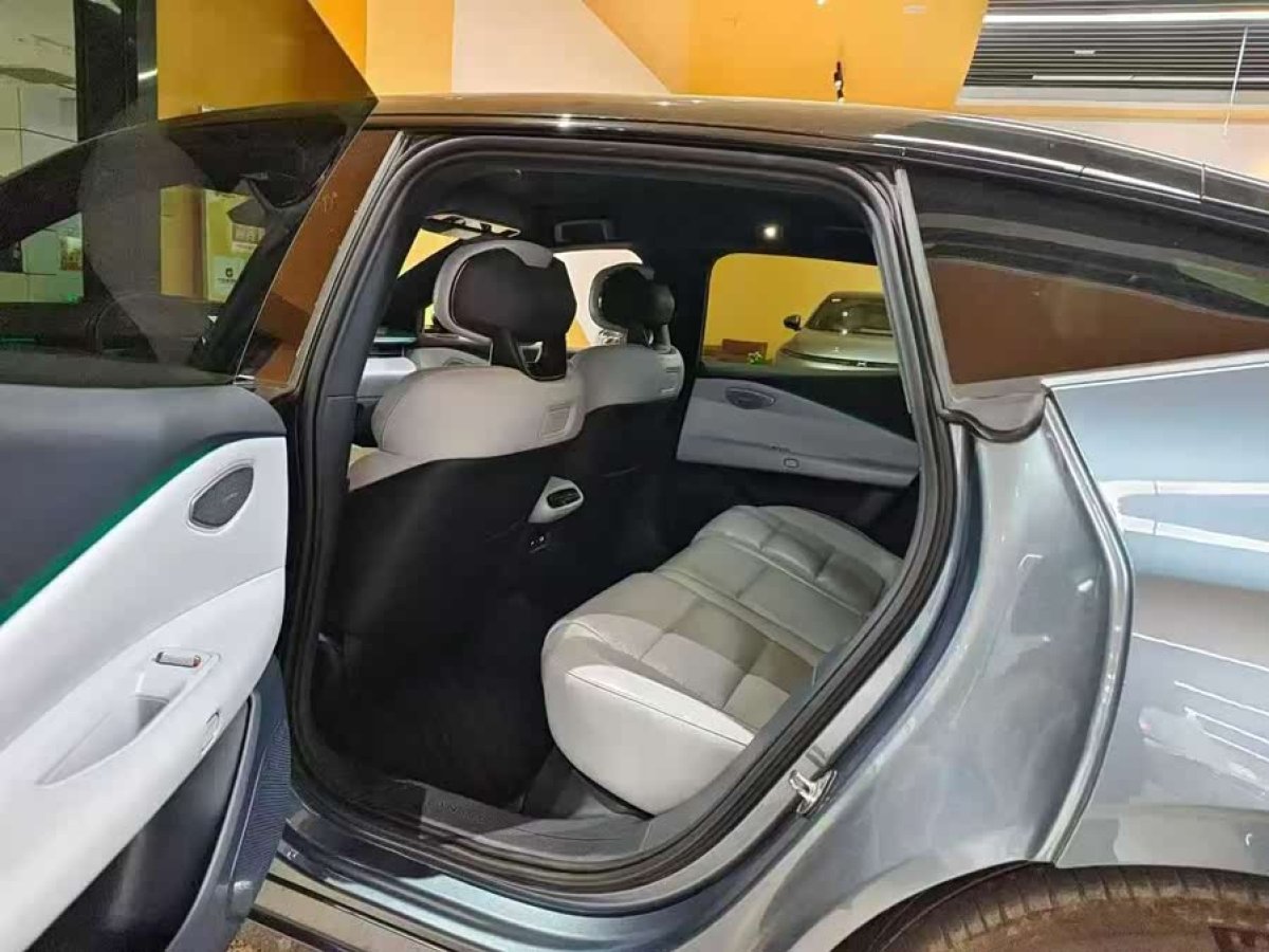 Lynk & Co Z10 2024 car image #8