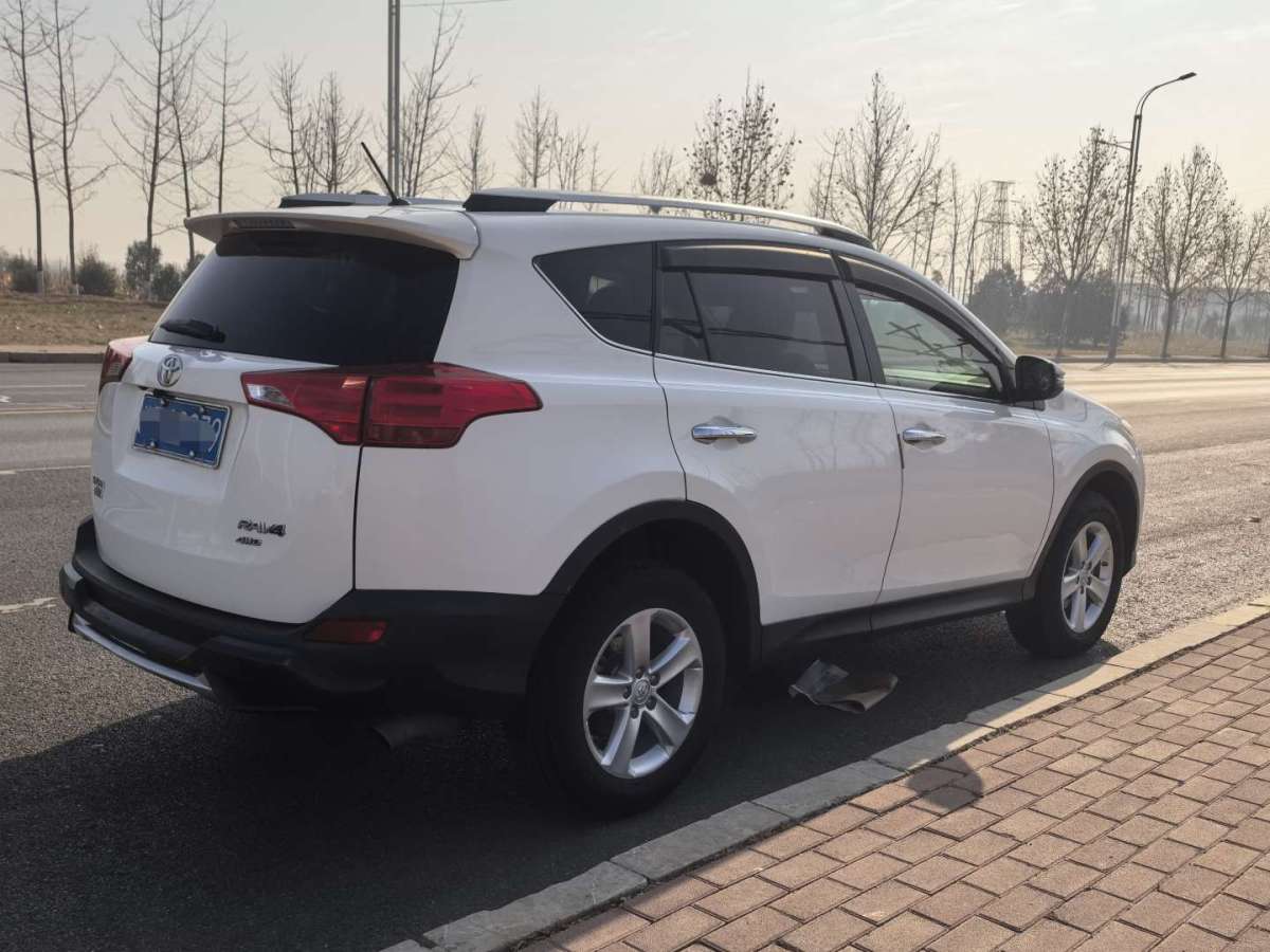 Toyota RAV4 2014 #8 Toyota RAV4 2014 car image #8